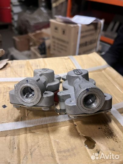 Пневморазъем с клапаном для Shaanxi Shacman