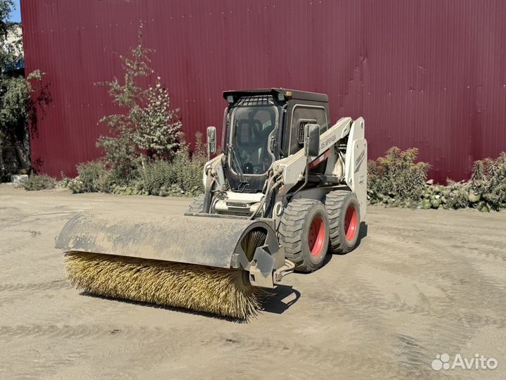 Аренда минипогрузчика Bobcat щётка