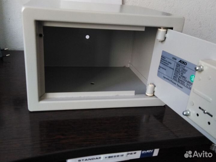 Сейф металлический