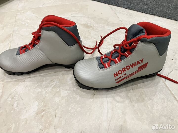 Лыжи беговые 139 и ботинки 31