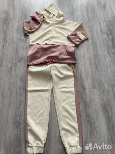 Костюм спортивный