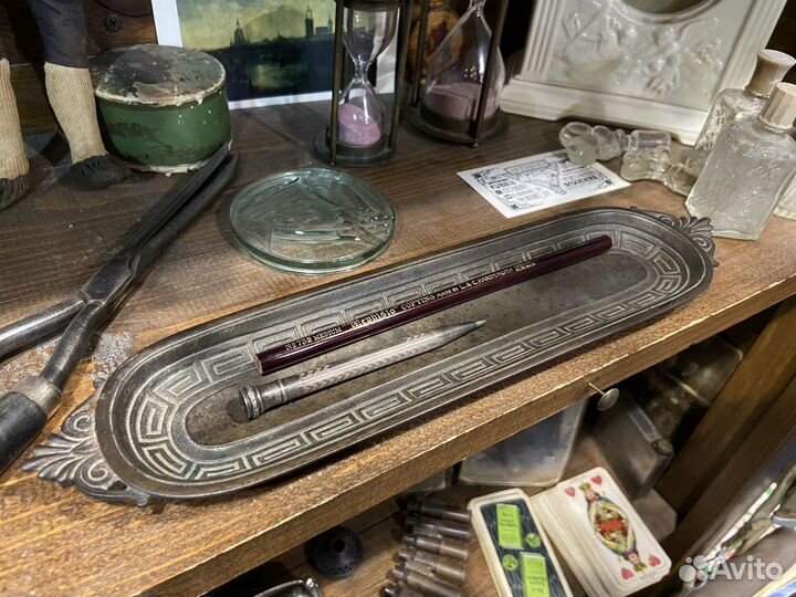 Старинная подставка для письменных принадлежностей