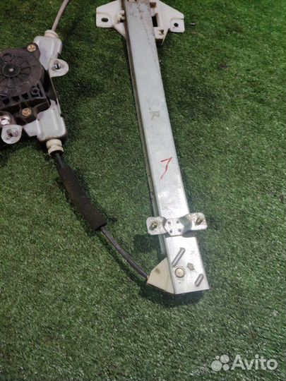 Стеклоподьемник задний правый Hyundai Accent 2