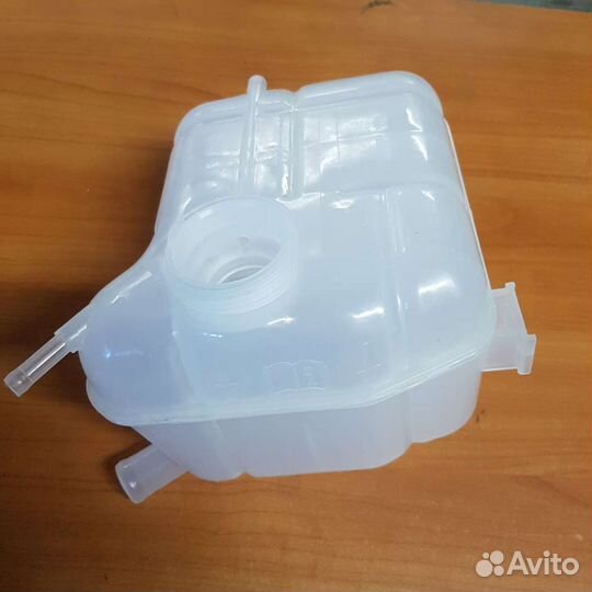 Бачок расширительный Opel Insignia без поплавка