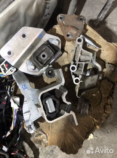 Подушки крепления Веста 2020 вариатор