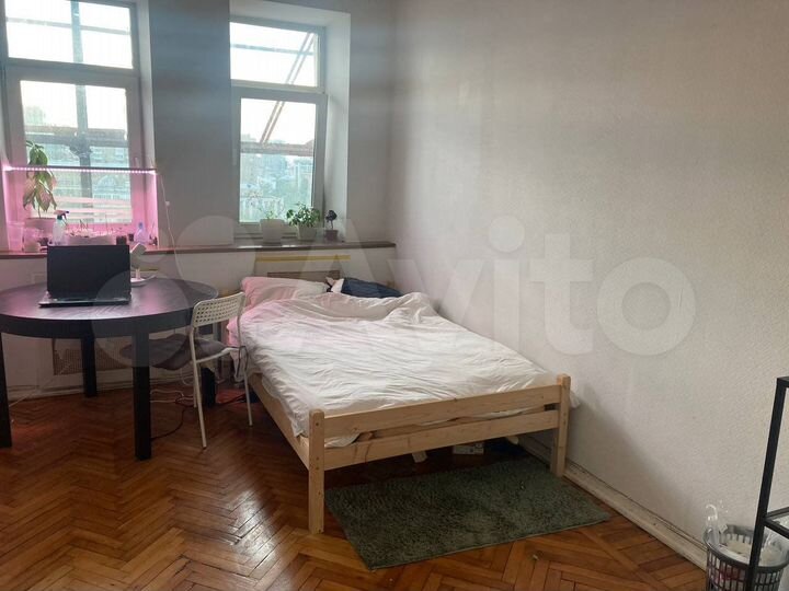 Комната 18 м² в 5-к., 9/9 эт.