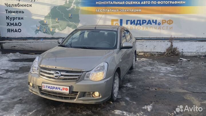 Обшивка двери задней правой Nissan Almera (G15) 82