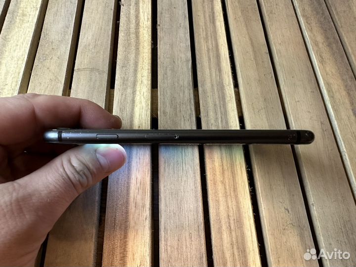 iPhone 8, 64 ГБ