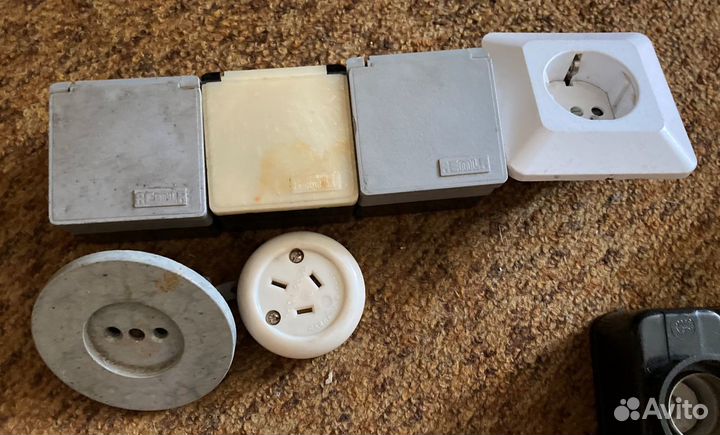 Розетки, разветвители, цоколи, тумблеры. СССР