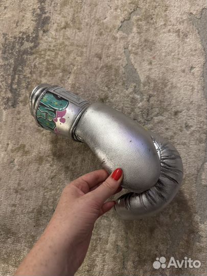 Боксерская перчатка