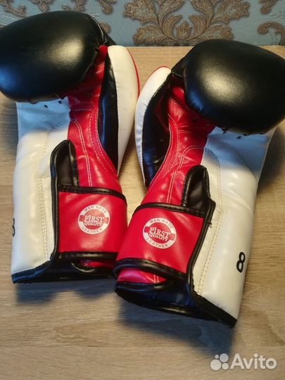 Боксерские перчатки 8oz