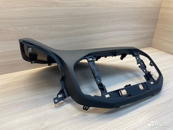 Накладка торпедо LADA X-Ray