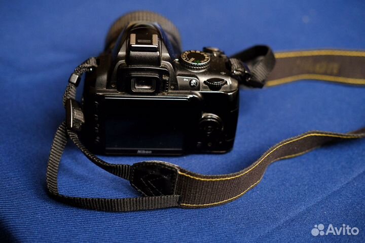 Зеркальный фотоаппарат Nikon D3000