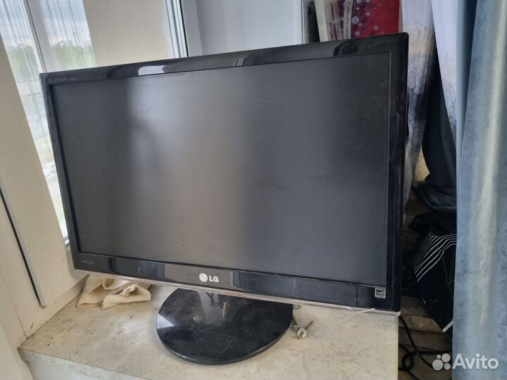 Монитор LG 24