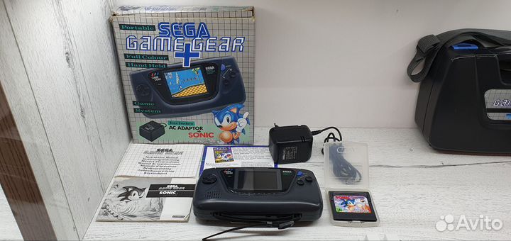 Sega Game Gear + Tv Tuner + кейс + Sonic картридж