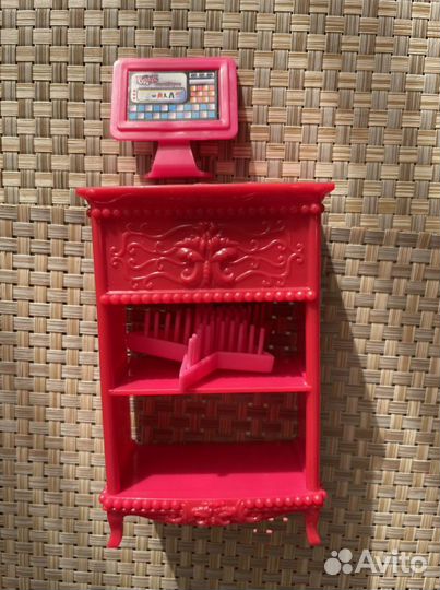 Аксессуары и мебель от куклы Братц 2012