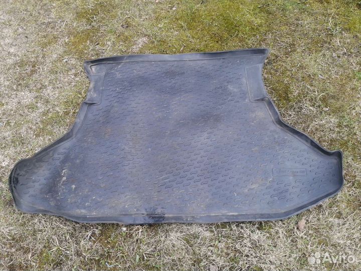 Коврик резиновый в багажник на ваз2112-приора