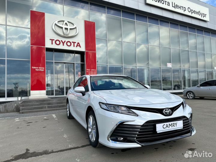 Toyota Camry 2.5 AT, 2023
