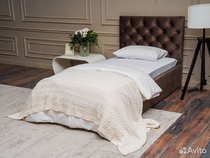 Кровать новая. цена за полный комплект