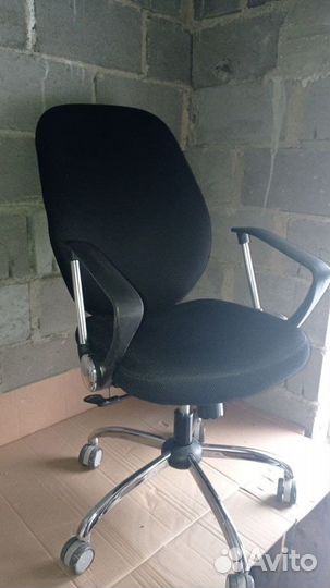 Офисное кресло ткань черное