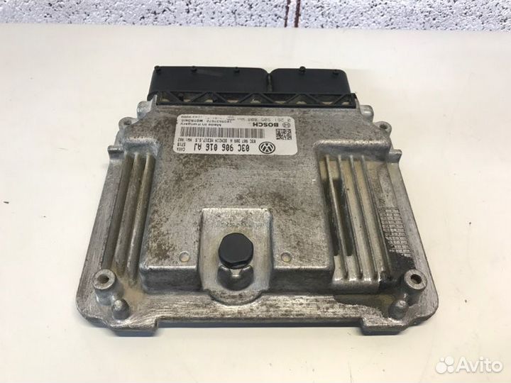 Блок управления двигателем Volkswagen Golf 6