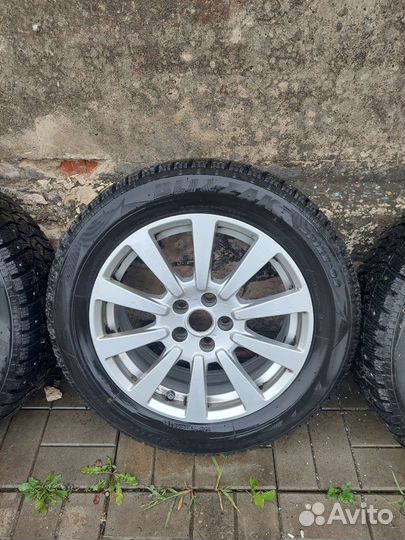 Bridgestone Blizzak Spike-02 225/55 R17
