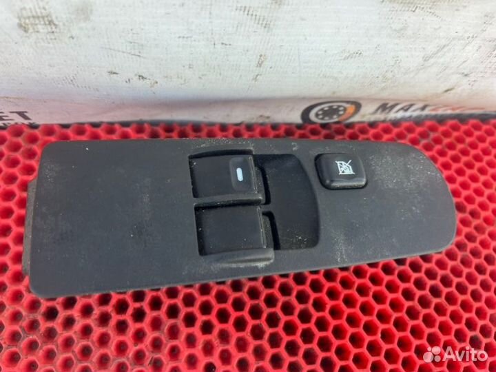 Блок управления стеклами Mitsubishi Colt 1.3 2007