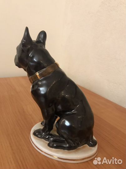 Статуэтка фарфор