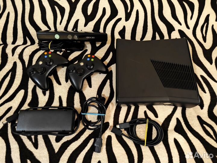 Xbox 360 Slim 500Gb Прошитая + Kinect