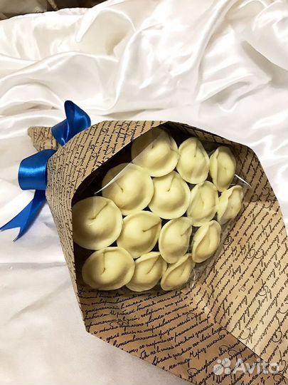 Букет из шоколадных пельменей