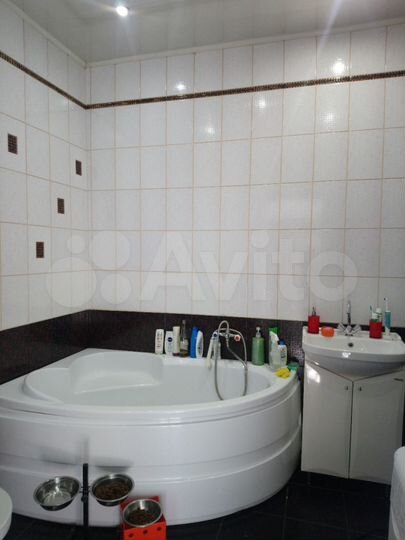 2-к. квартира, 61 м², 4/4 эт.