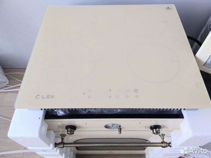 Комплект. Духовка, варочная панель, вытяжка