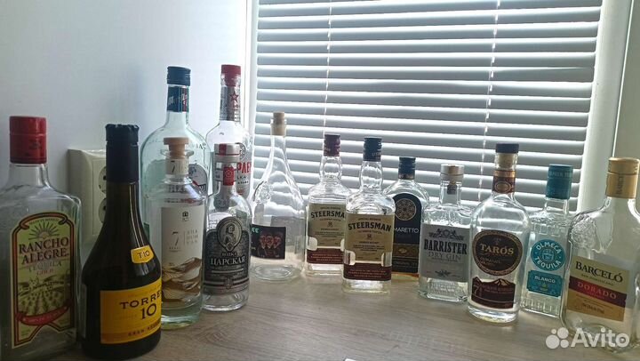 Бутылки из под алкоголя, пустые бутылки