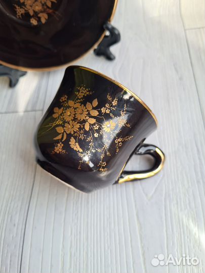 Кофейная пара чёрная золотые цветы