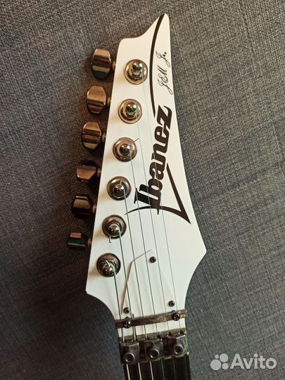 Электрогитара ibanez JEM 555 WH Steve Vai (Корея)