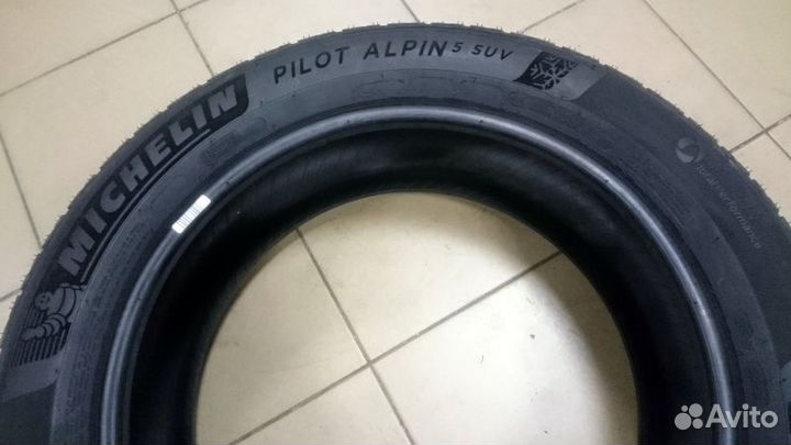 Michelin Pilot Alpin 5 275/35 R20 102W