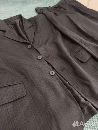 Школьный костюм 158 в подарок ещё один