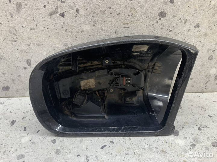 Крышка корпуса зеркала левого Mercedes-Benz E-Clas