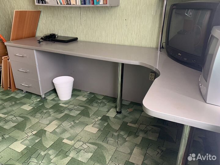 Письменный стол