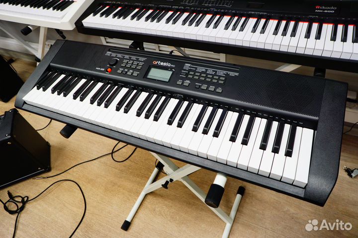 Синтезатор Artesia Pro