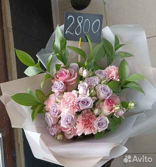 Букеты и цветочные композиции