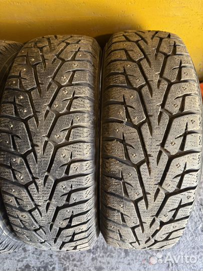 Yokohama Ice Guard Stud IG55 215/60 R16