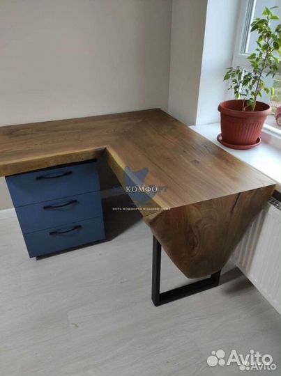 Угловой письменный стол на заказ