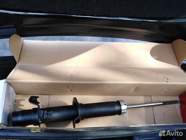 Стойка передняя Honda odyssey 94-01 г. в