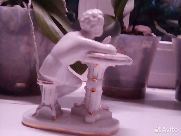 Статуэтка форфоровая. Лфз
