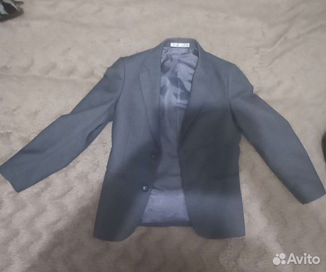 Школьный костюм для мальчика 128 серый