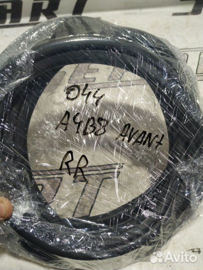 Уплотнитель двери задний правый Audi A4 B8