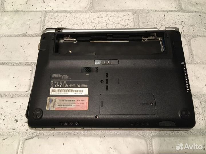 Samsung NP305U1A корпус с нерабочей платой