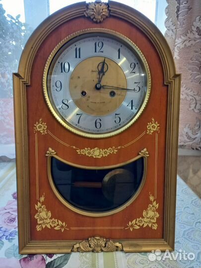 Часы настенные с маятником и боем