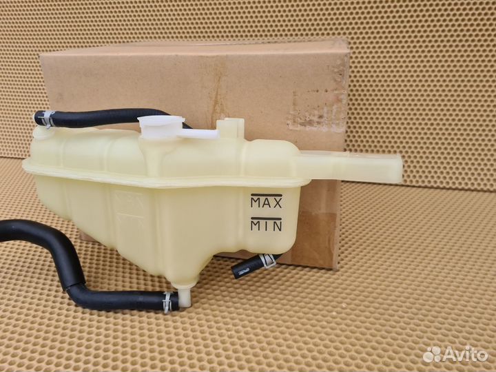 Бачок расширительный передний Infiniti G V36